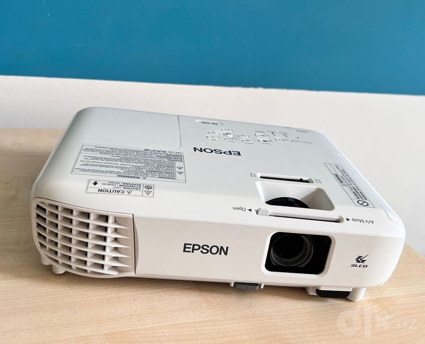 Proyektor Epson EB-X05