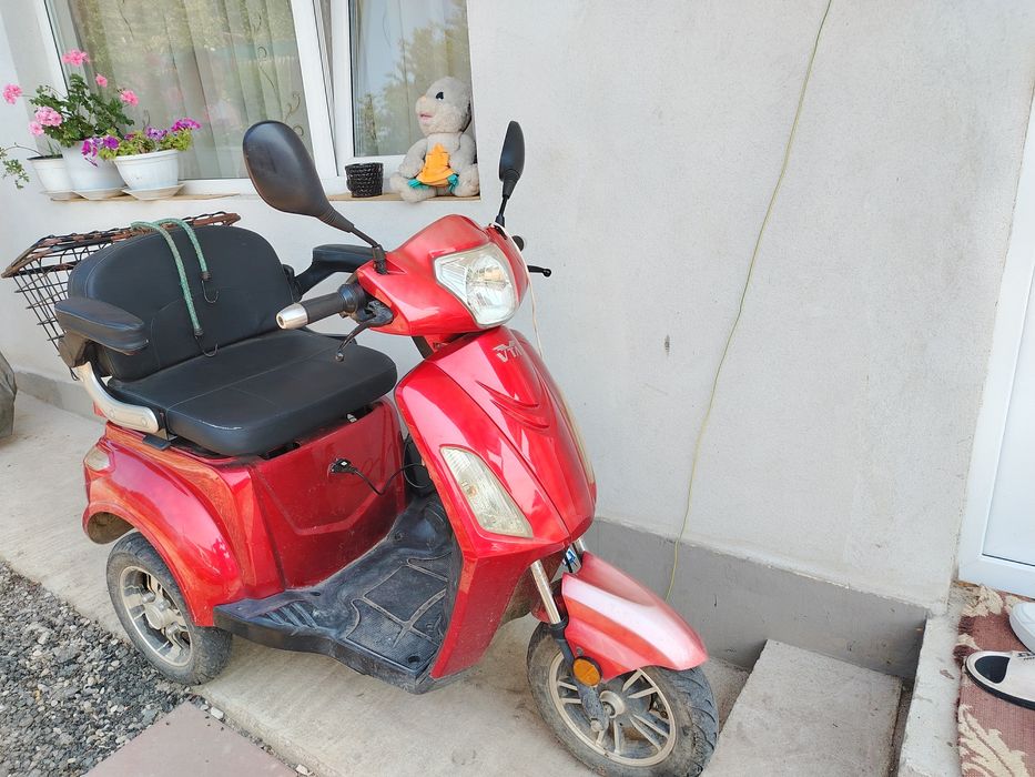 Vând scuter Volta 2023
