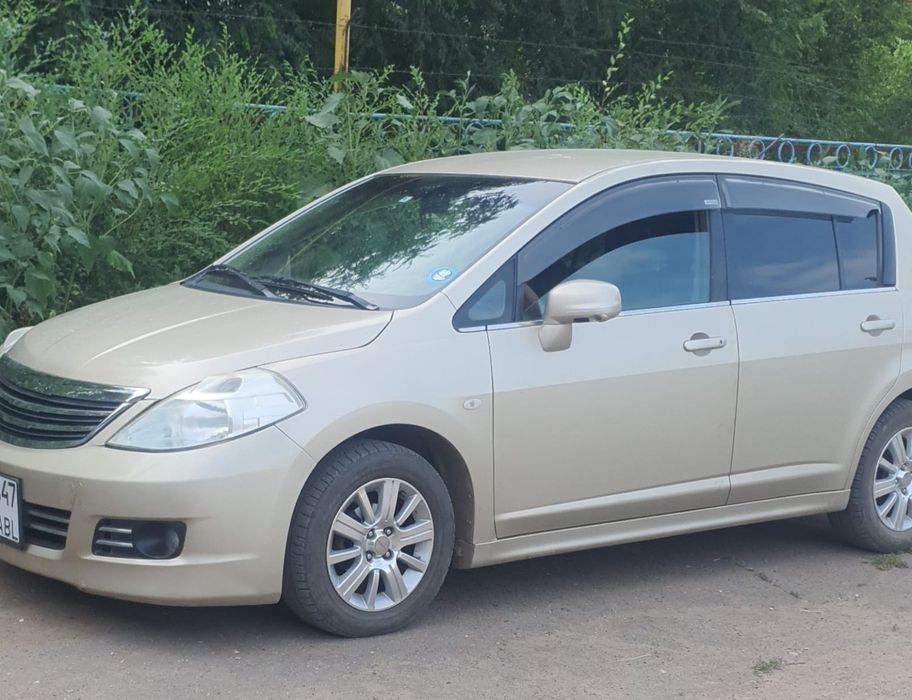 Бампер и решетка ниссан