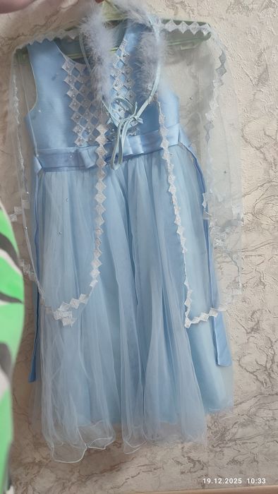 Продам праздничные платья.