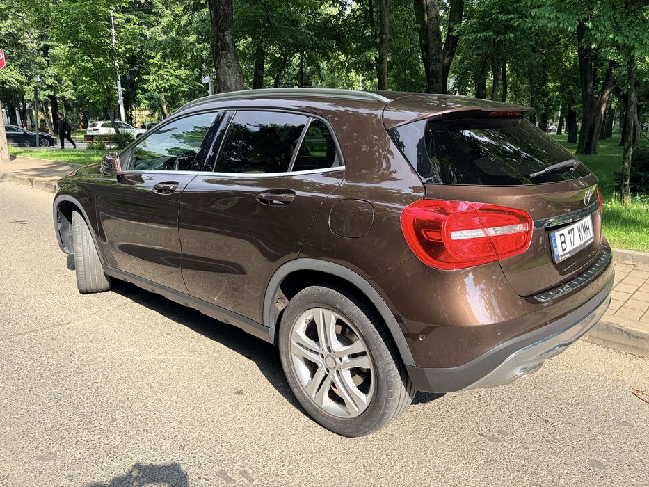 Mercedes GLA  180 benzina