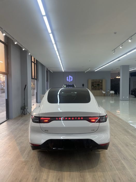 Leapmotor C01 gibrid  km 2 pazitsiya dop- opsiya