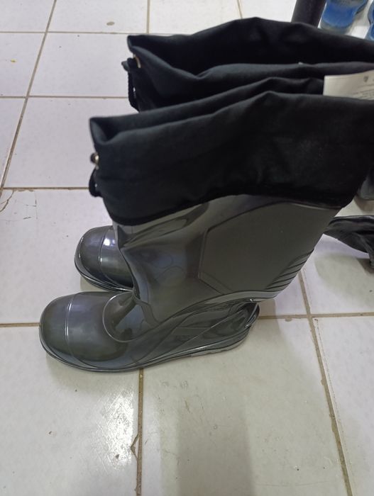Продам спецобувь резиновые сапоги