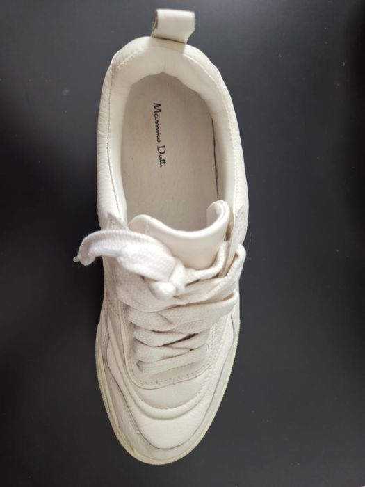 Белые кроссовки Massimo Dutti