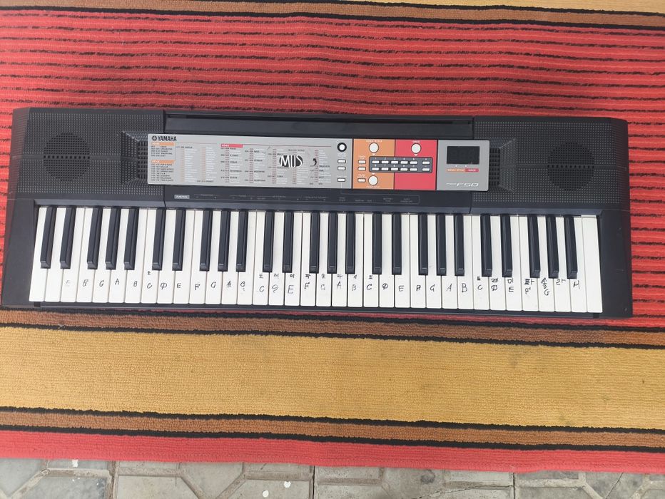Сентизатор Yamaha PSR-F50