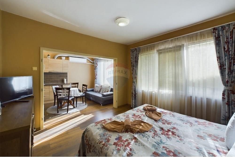 Продава се Многостаен апартамент в Варна, Център - 135 кв.м за 2667 €/кв.м - Снимка #2