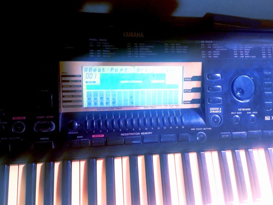 Yamaha psr 730 sotiladi