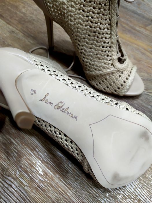 Женские босоножки в наличии