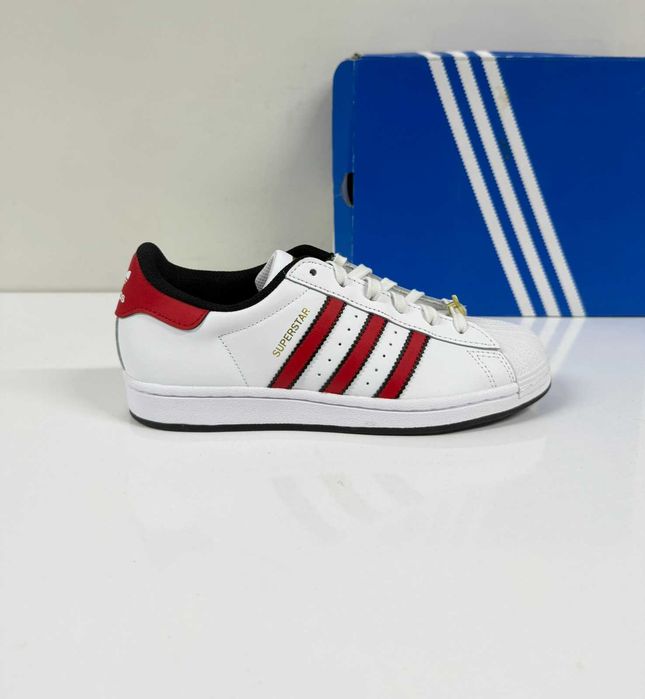 Adidas Superstar