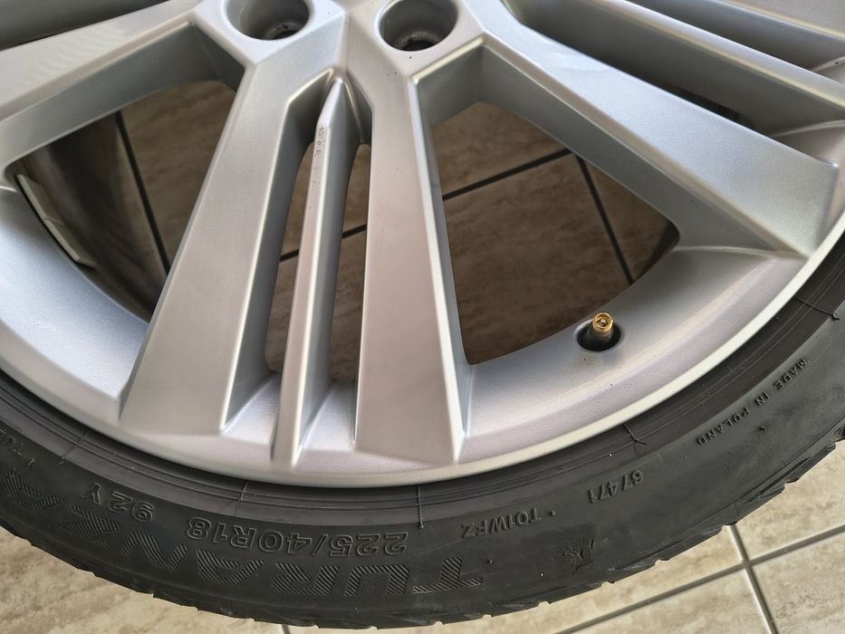 Anvelope vara 225/40 R18