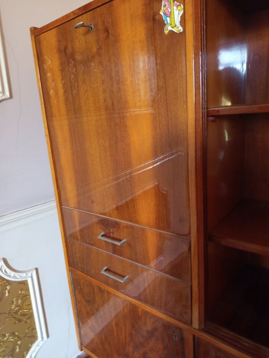 Продаётся сервант