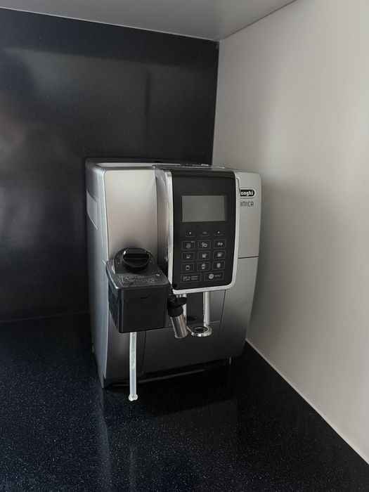 Кофемашина Delonghi