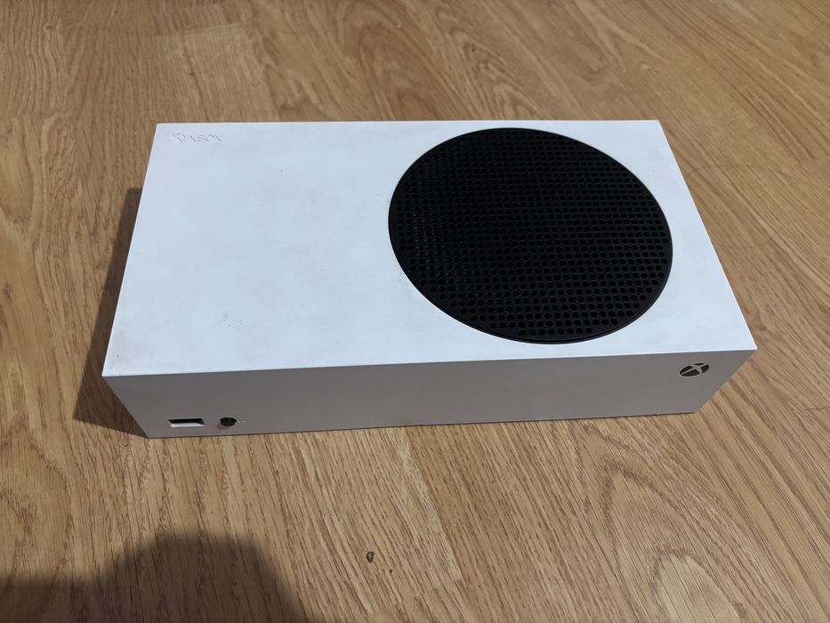 Xbox series s в добро състояние