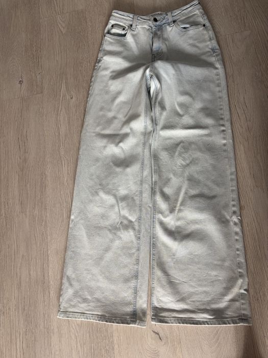 Продам джинсы за 6000. Размер 42-44