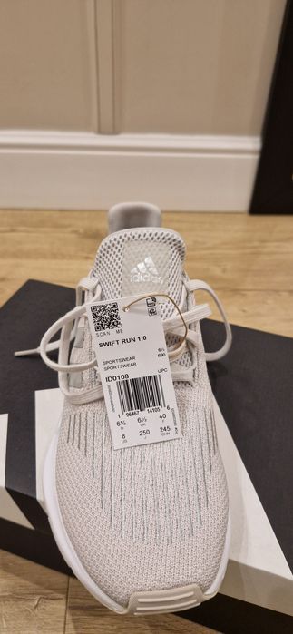 Кроссовки  adidas,