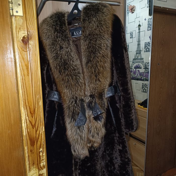Продам шубу из астрагана