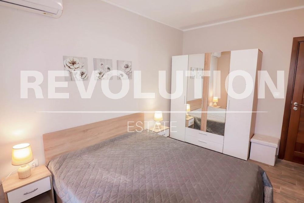 Дава се под наем Тристаен апартамент в Варна, Център - 100 кв.м за 1000 € - Снимка #7