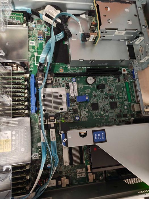 HPE ProLiant DL380 Gen10 – 2x Xeon Gold 6142 (32 ядра), 64GB ECC, P816i-a 4GB, 10Gb SFP+, 8+2 SFF