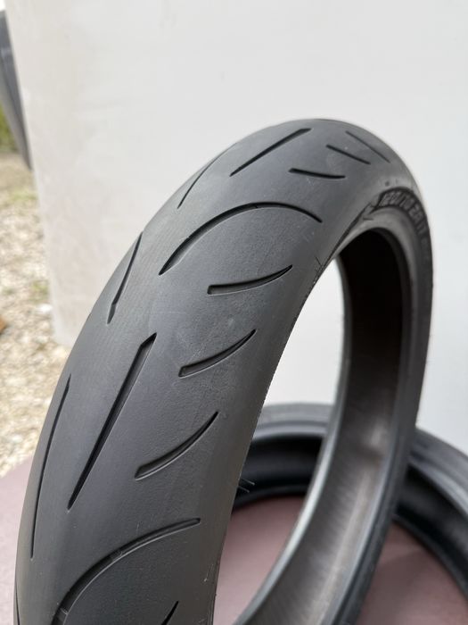 120/70/17 Metzeler m9rr dot 2024