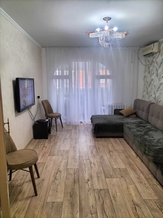 Продам 3-х комнатную квартиру в районе Льва Толстого