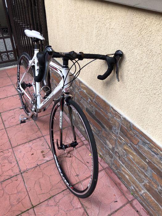 Bicicleta cursiera Scott