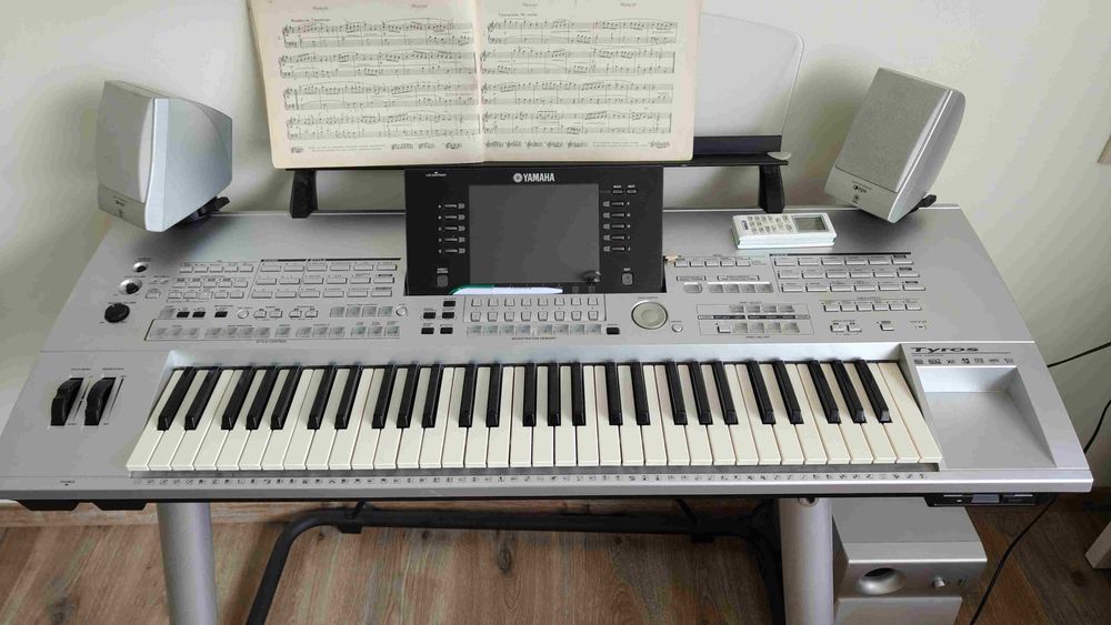 синтезатор yamaha tyros 1