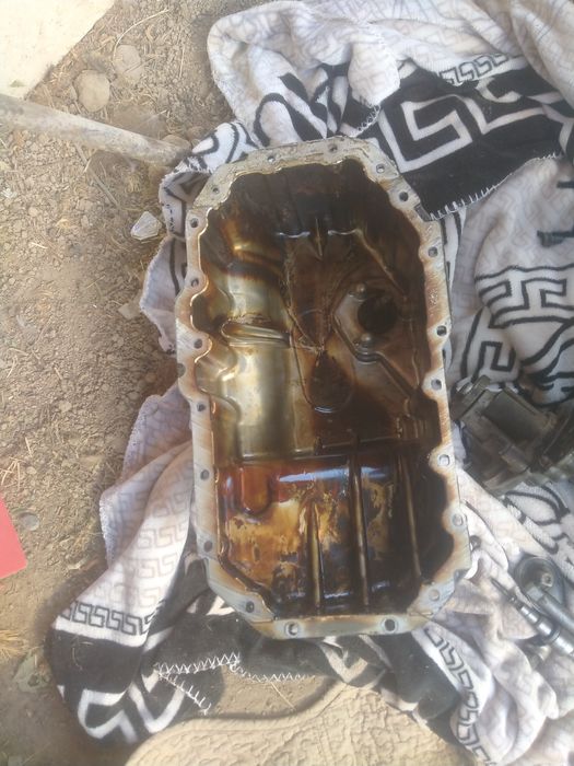 Гольф 5 матор позапчастями.