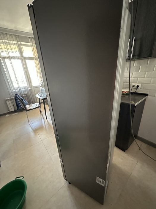 Холодильник LG.