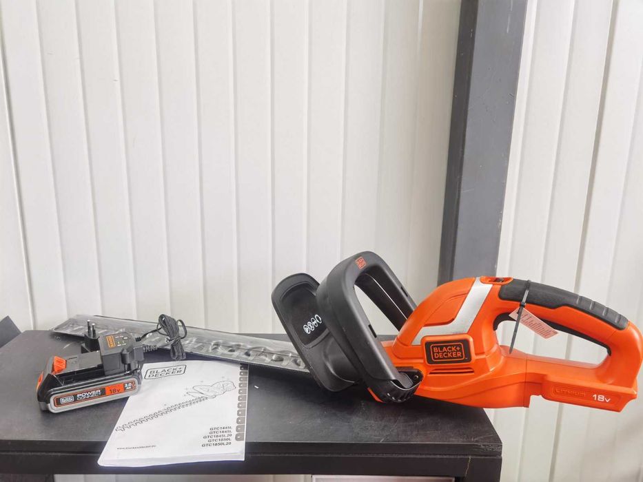 BLACK+DECKER 18V ​​ножица за жив плет с 2.0Ah, 45cm, GTC1845L20