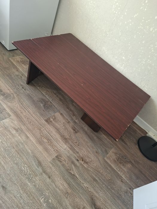 Продам стол низкий складной