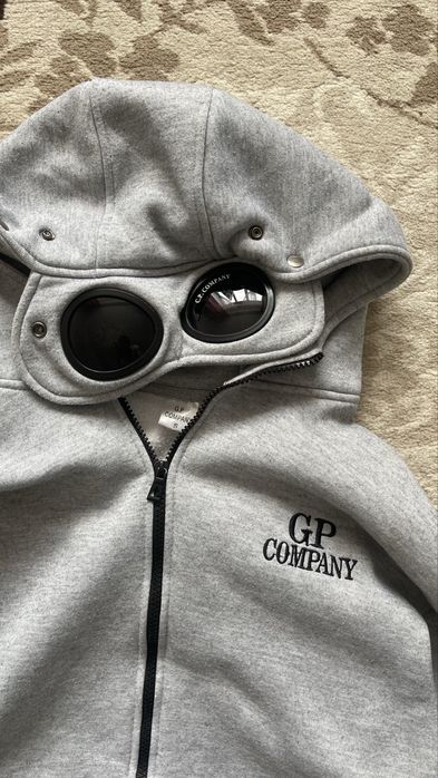 Кофта с капюшоном