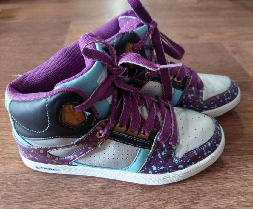 Продам кроссовки