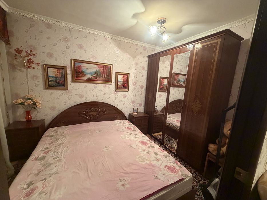 Продам спальный гарнитур