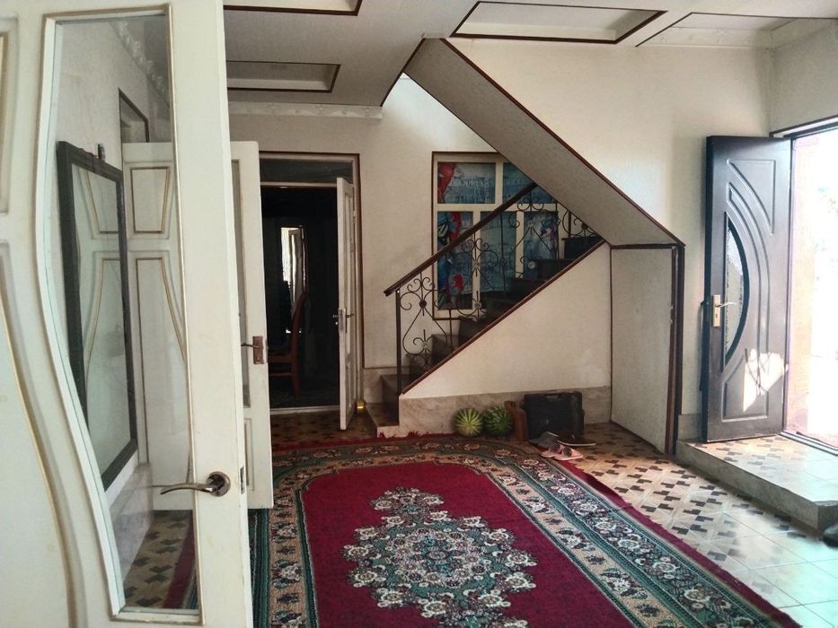 Hovli sotiladi qumariq