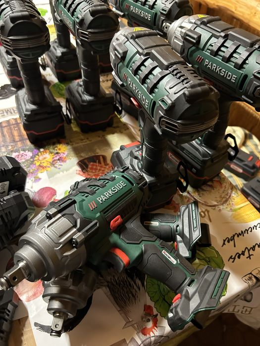 Bormasina impact 20v 400 Nm si 12v 5anp