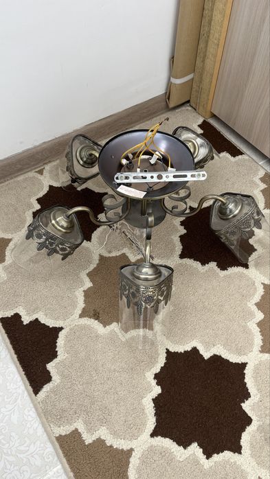 Люстра в отличном состоянии