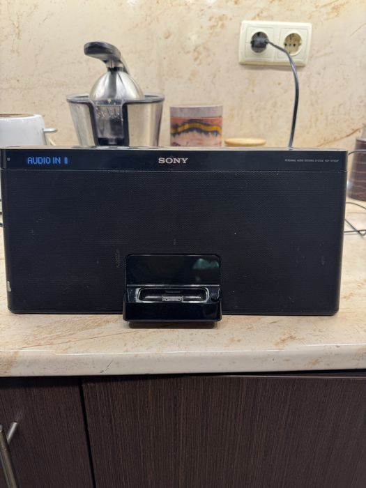Тонколона Sony с AUX, Radio, iPod слот