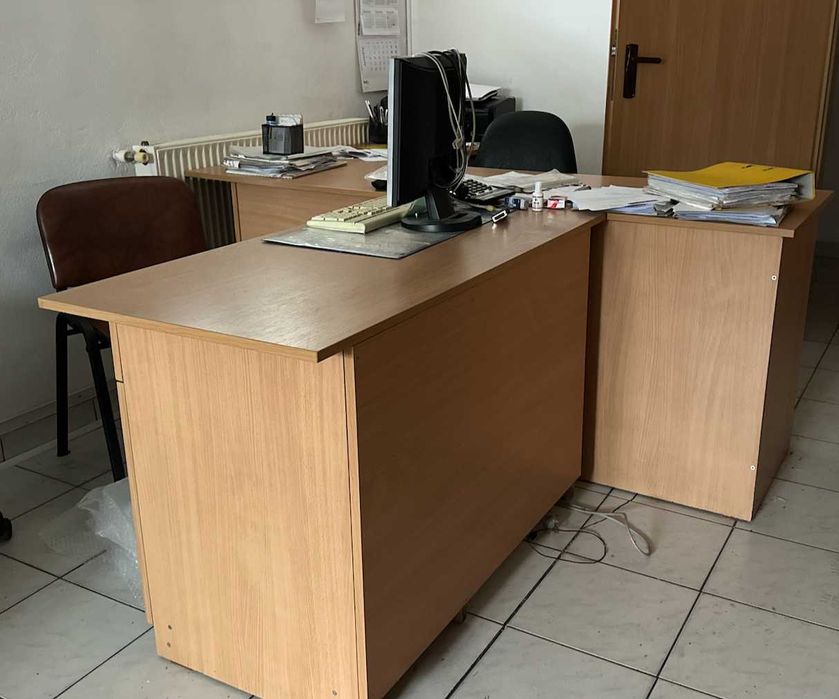 Mobilier birou: birouri, dulapuri, scaune