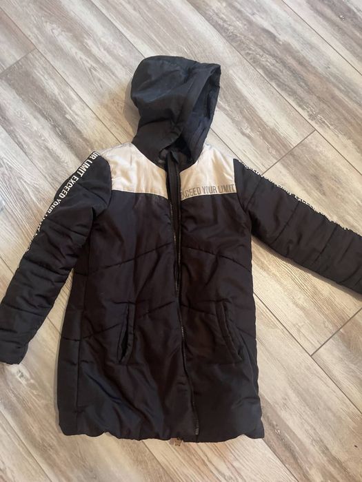 Продается куртка на девочку