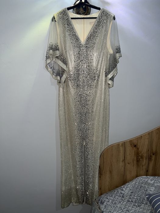 Платье вечерное