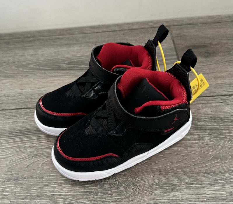Новые  кроссовки Jordan