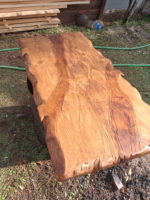 Плот за маса от дърво