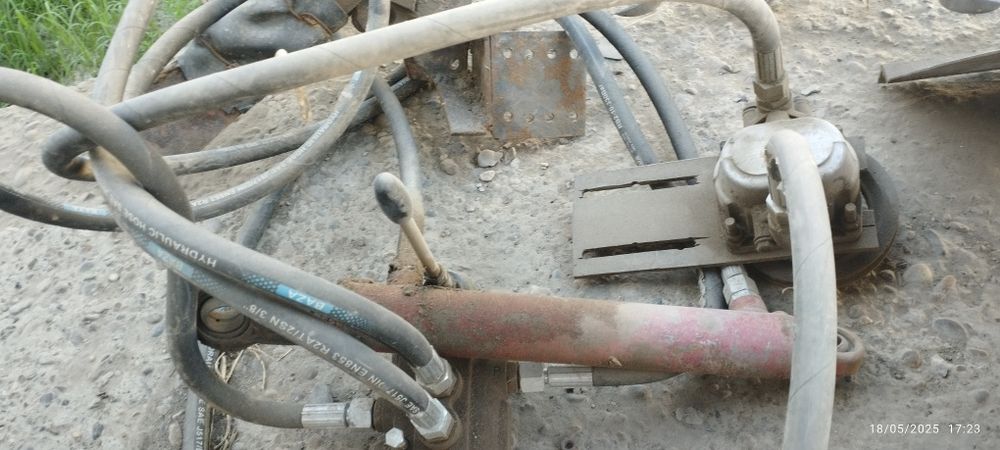 Silindr, inshi 10 lik, rasplidatel , VA 5 ta gidravlik shlanka sotilad