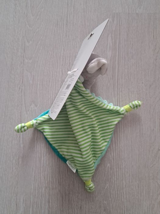 Jucarie mini paturica pentru bebelusi cu elefant cu culori vesele