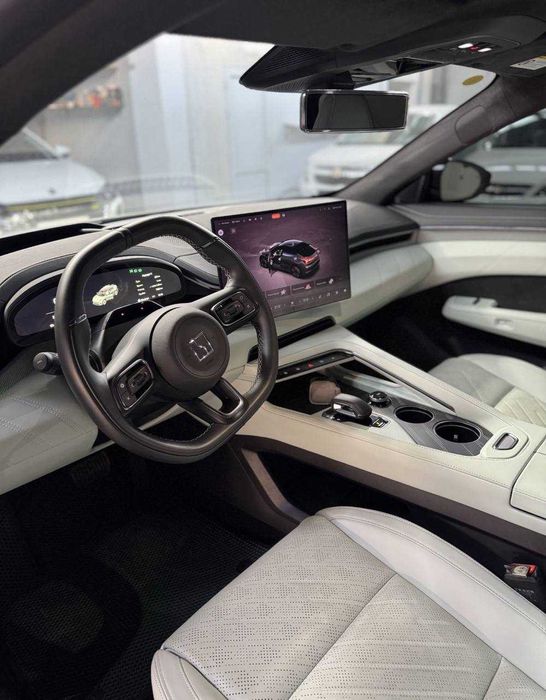 zeekr 001 RWD z sport