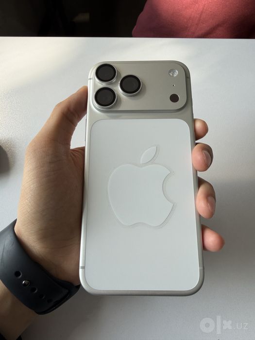 Iphone 17 pro max silver