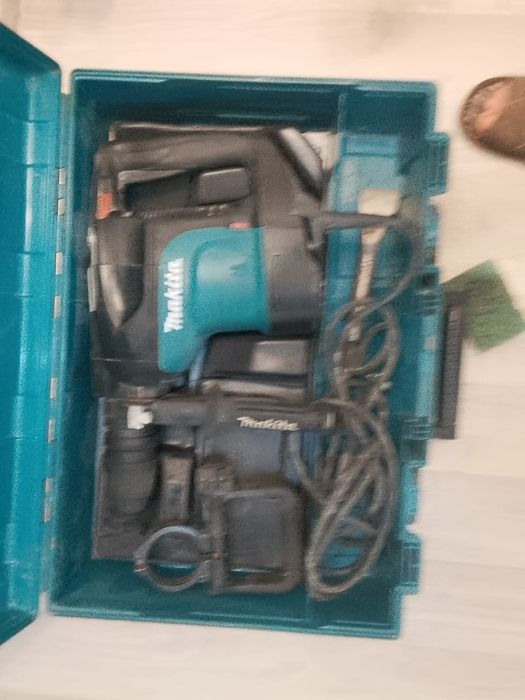 Професиональный перфоратор  Макита 7