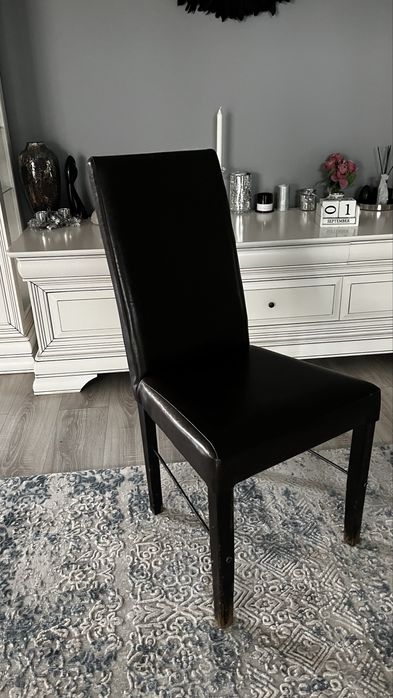 Scaun cu spatar tapitat