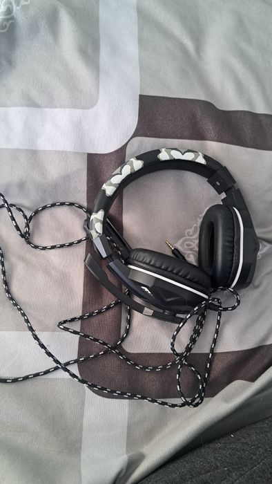 Жични слушалки Steel Play