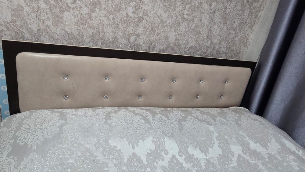 Продам двухспальную кровать